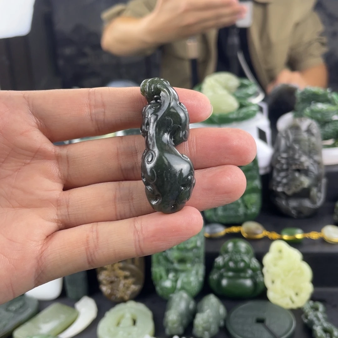 颈饰未镶嵌和田玉