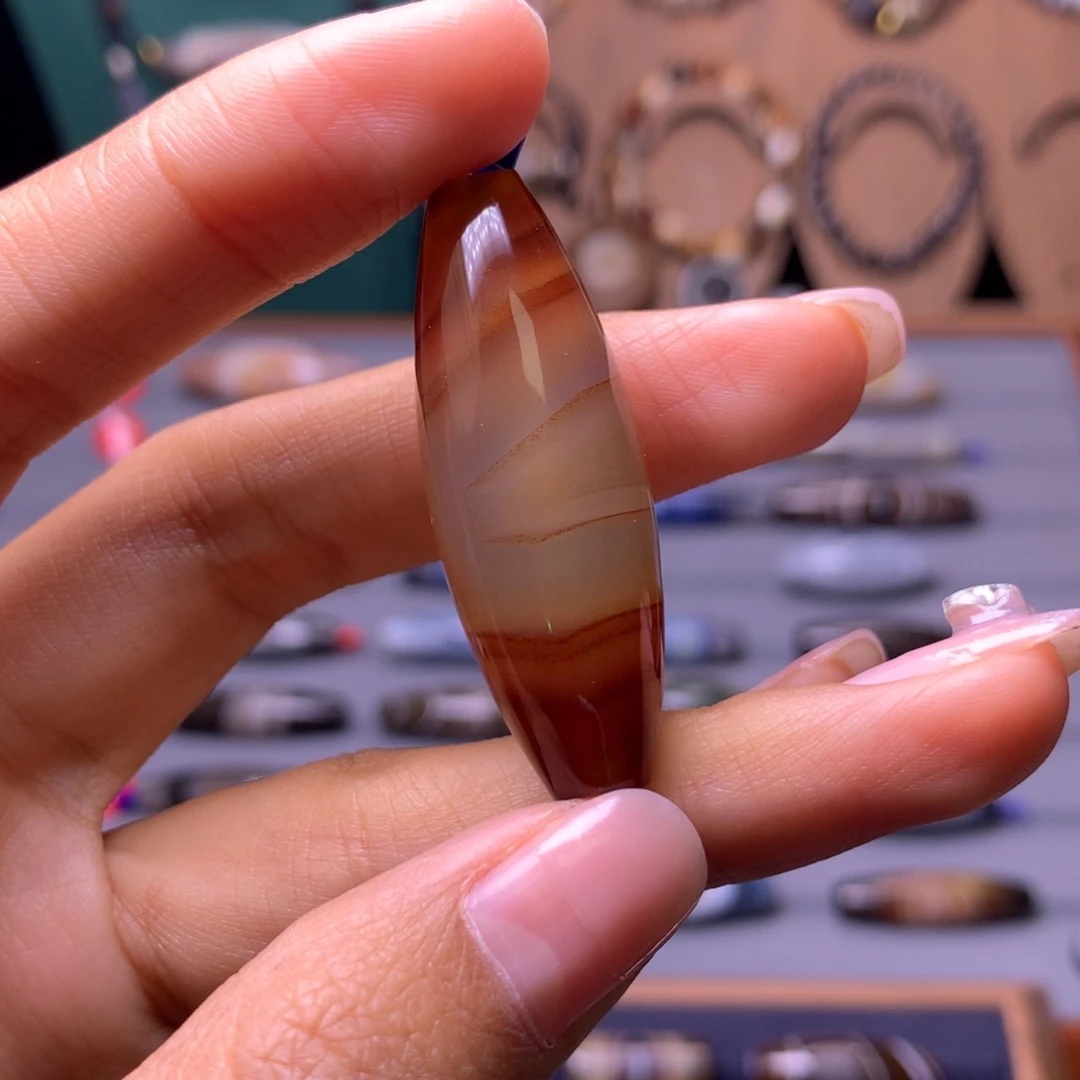 未镶嵌颈饰玛瑙/玉髓圆**↓