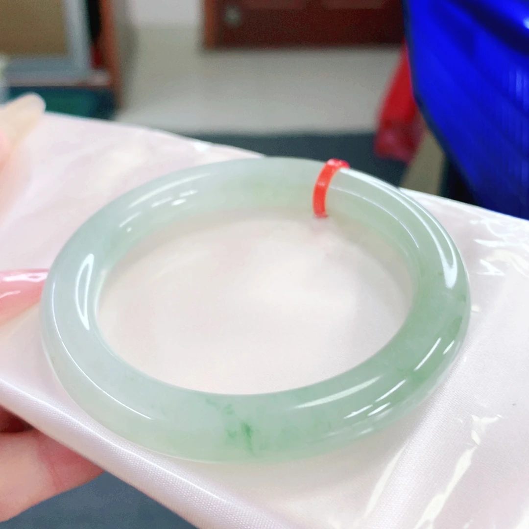 翡翠未镶嵌手镯53