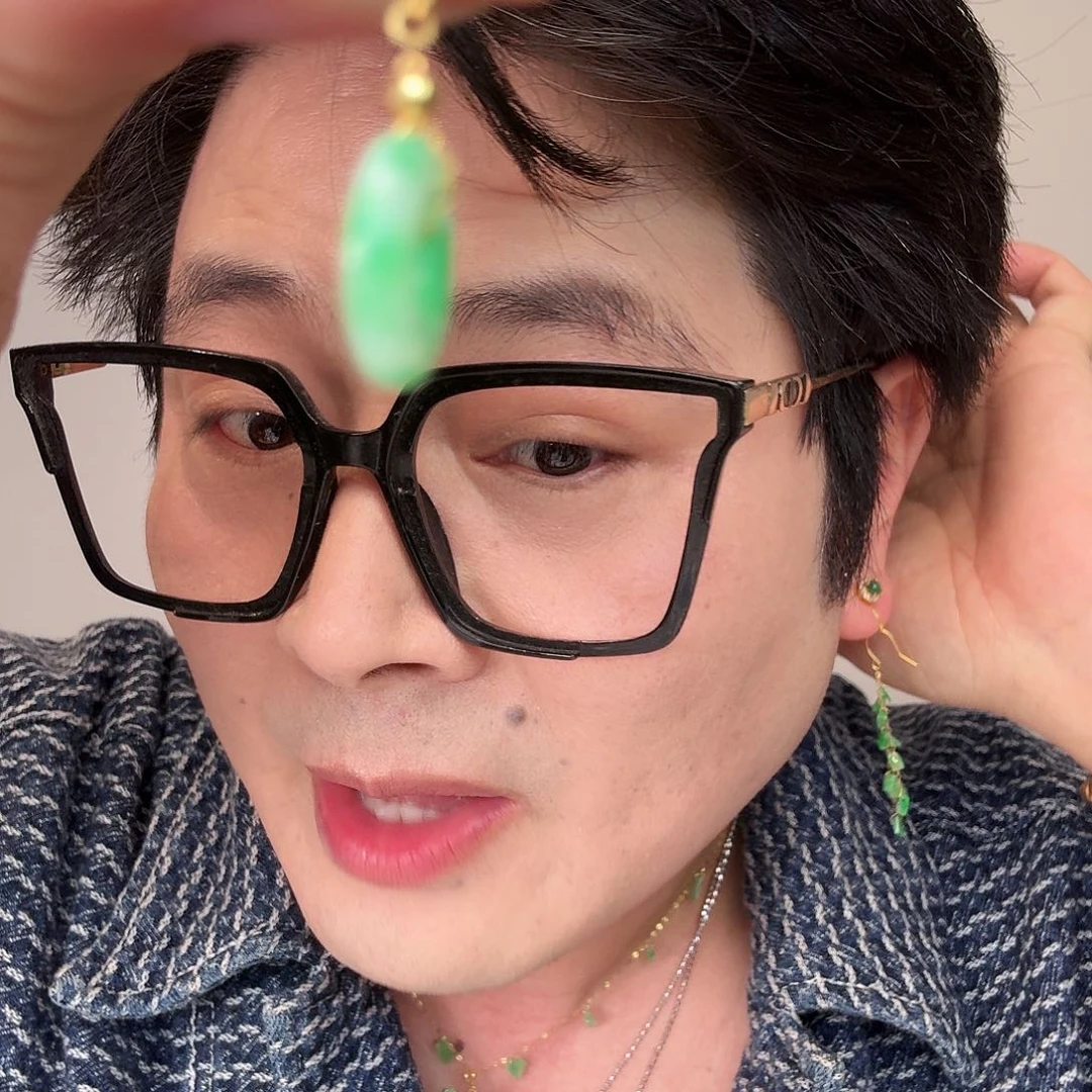 翡翠18K金镶嵌颈饰一件