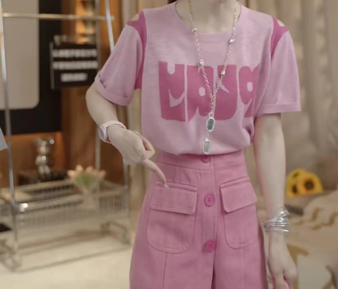 JJ  时尚百搭修身粉色T恤 (巧）