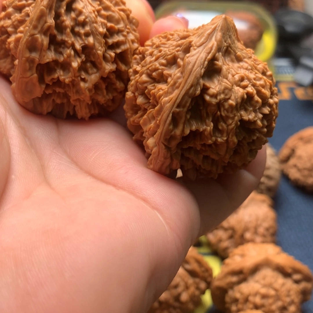 【闪购商品】文玩核桃把件江**道满天星44