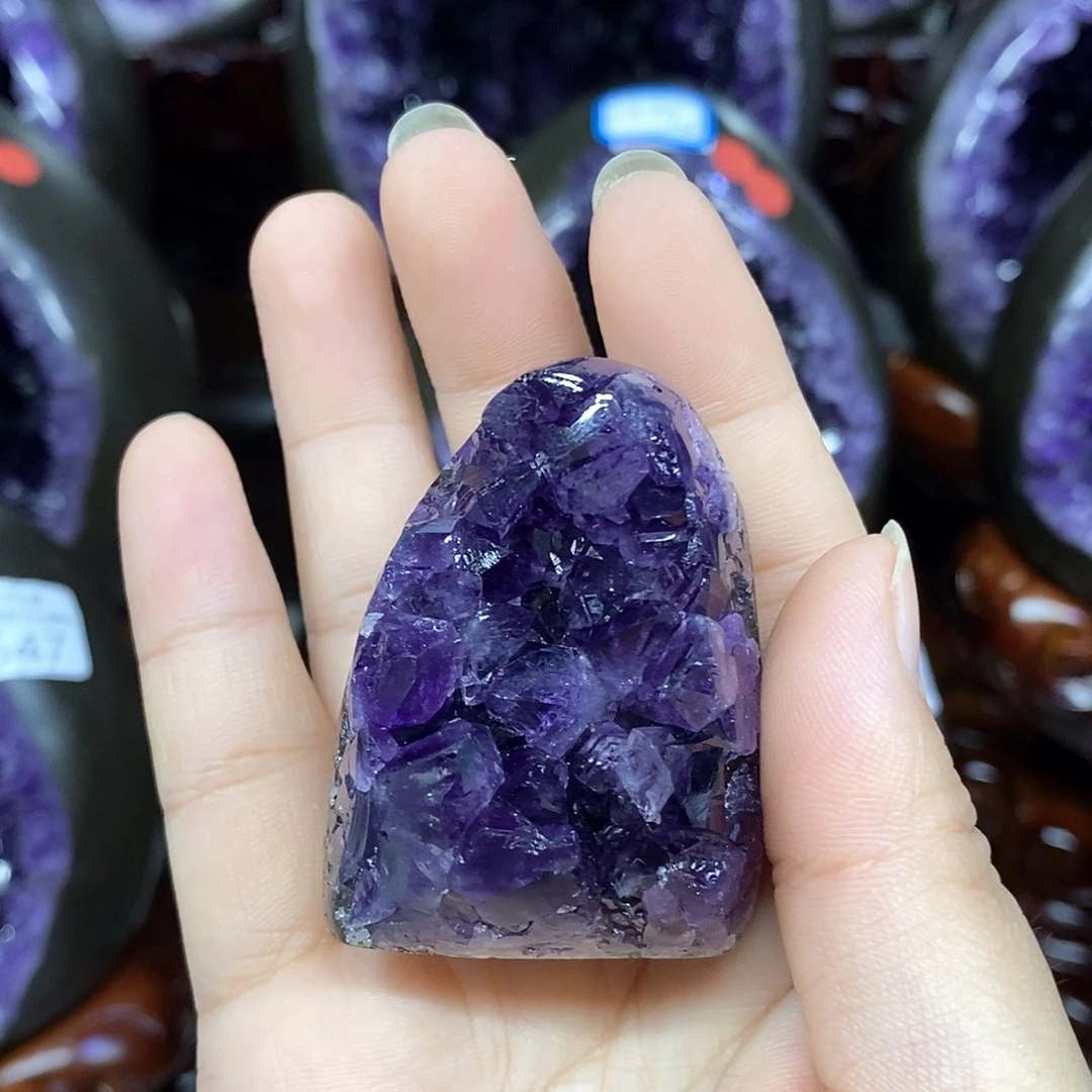 紫晶未镶嵌大型摆件（非配饰）莹