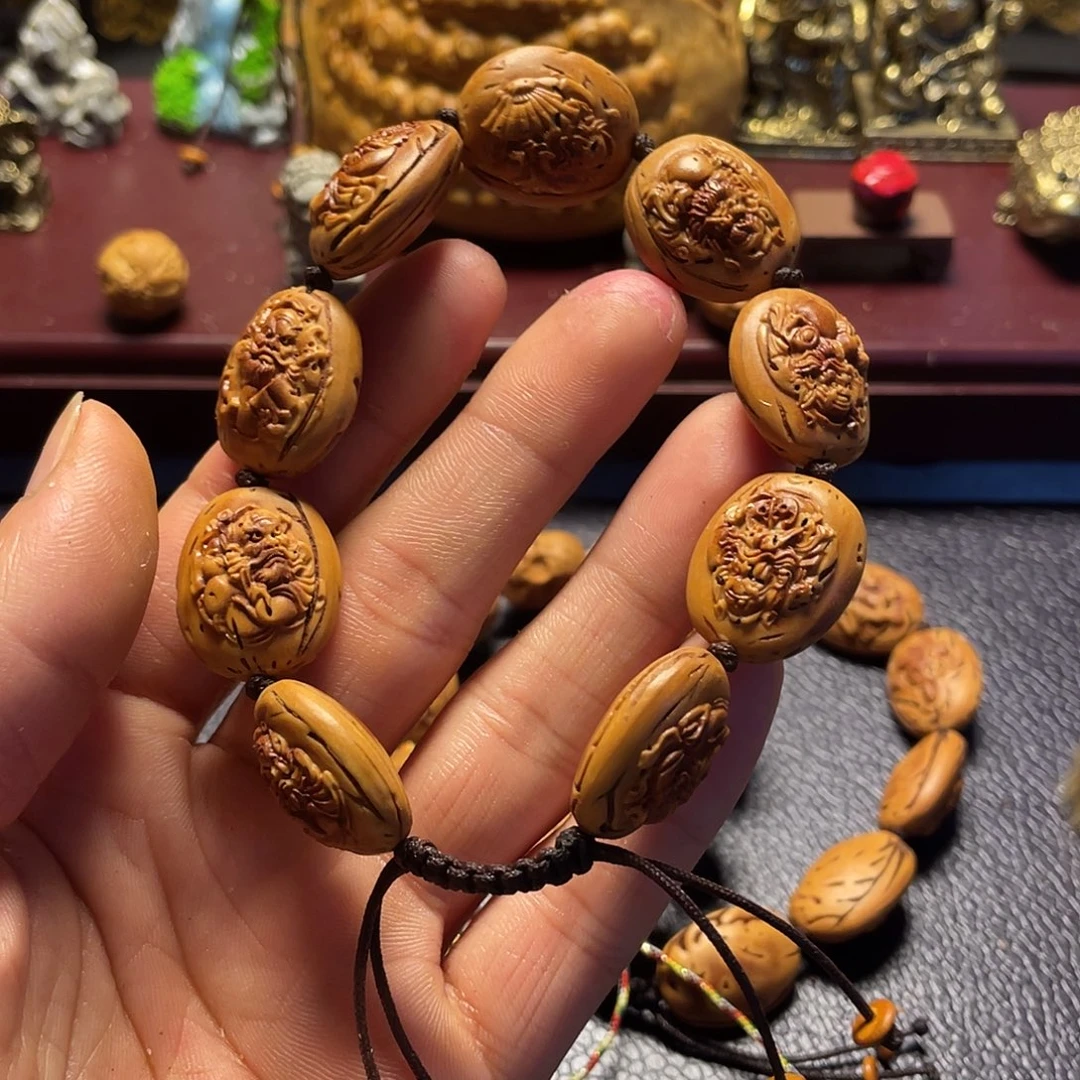 大桃核雕刻瑕疵浮雕钟馗