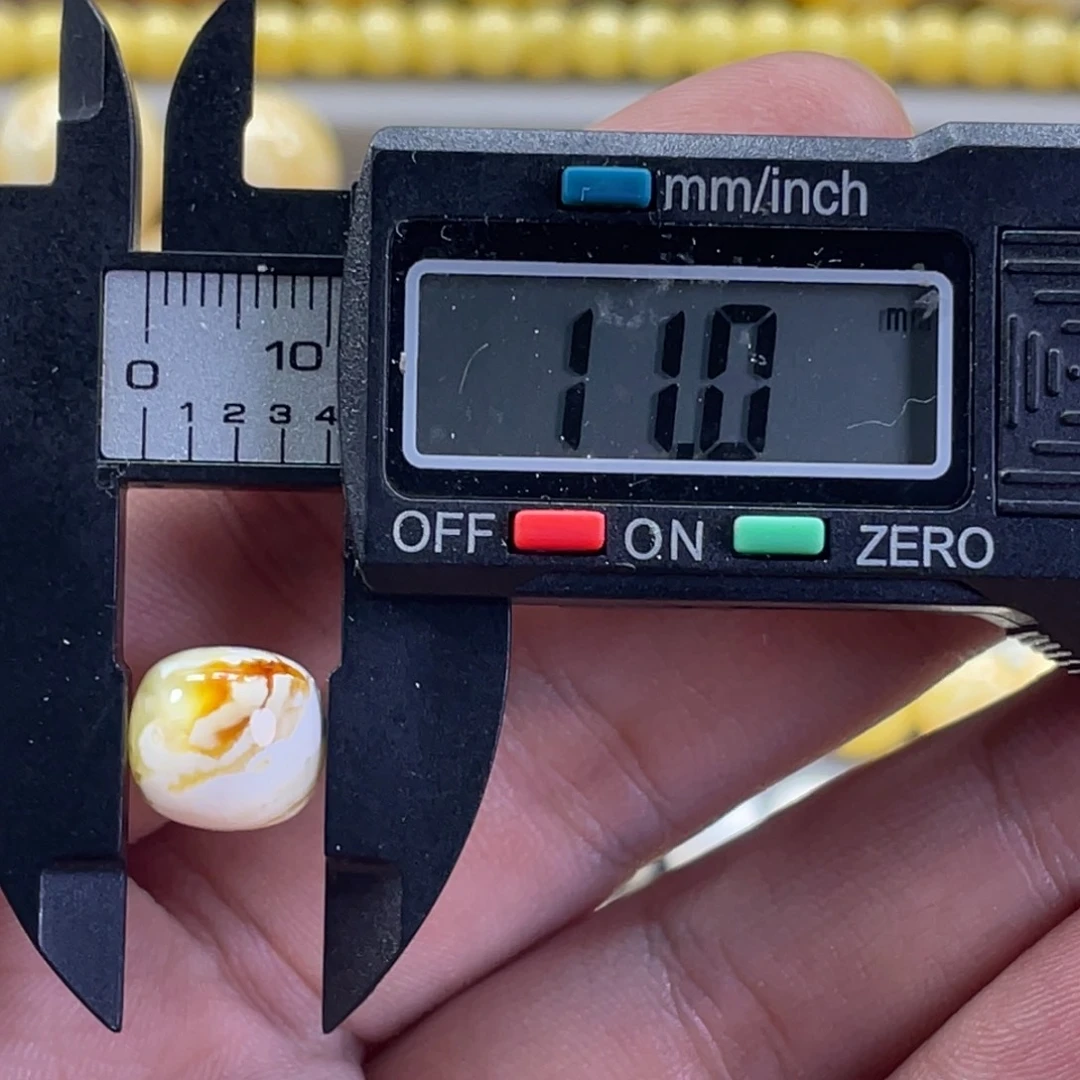 蜜蜡未镶嵌裸石金瓷白沁色老型