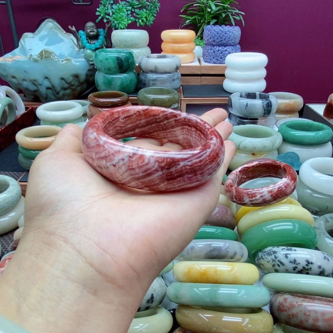 石英质玉（佘太翠）手镯未镶嵌卿