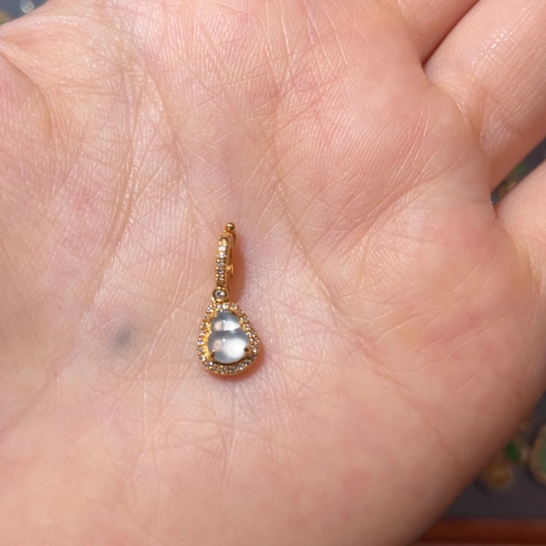 【闪购商品】颈饰18K金镶嵌翡翠