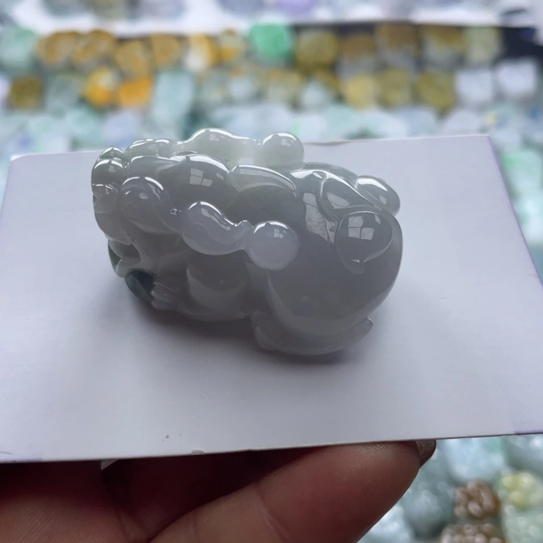 翡翠未镶嵌颈饰貔貅