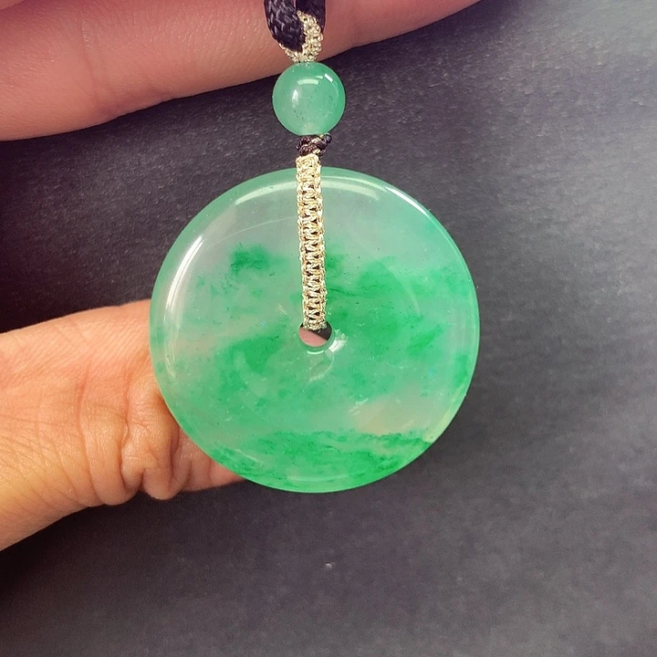 石英质玉未镶嵌颈饰