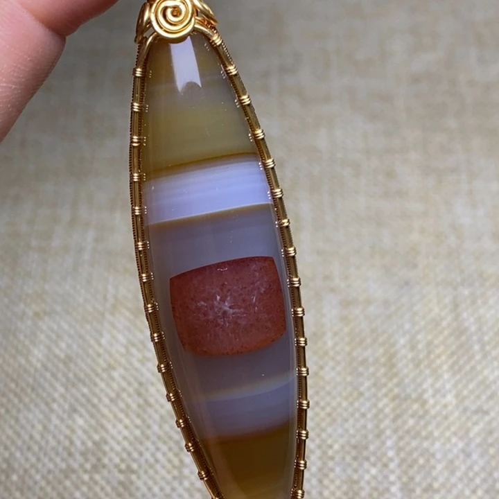 合金颈饰玛瑙/玉髓吉****）