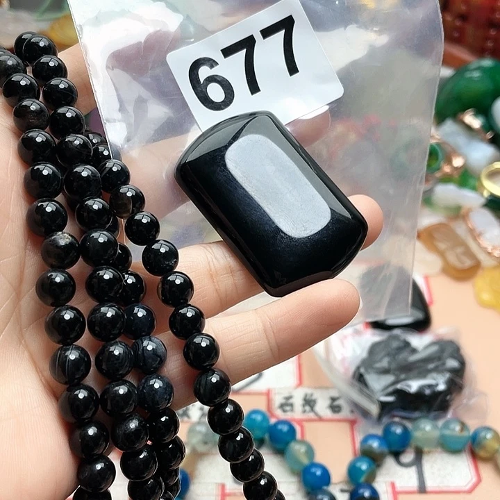 玛瑙/玉髓颈饰合金王****?