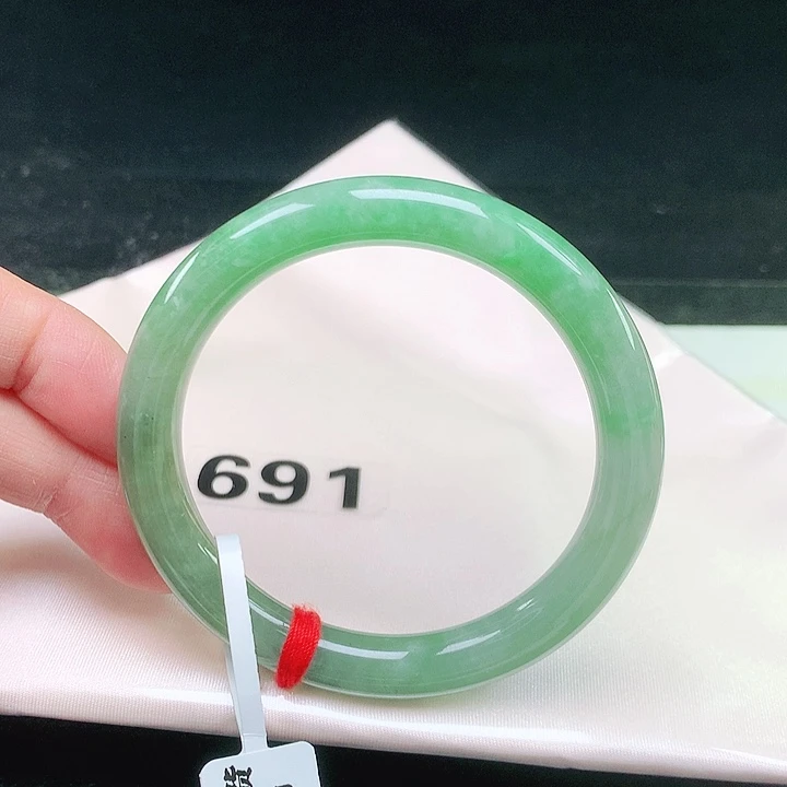 未镶嵌手镯（圆镯）翡翠691