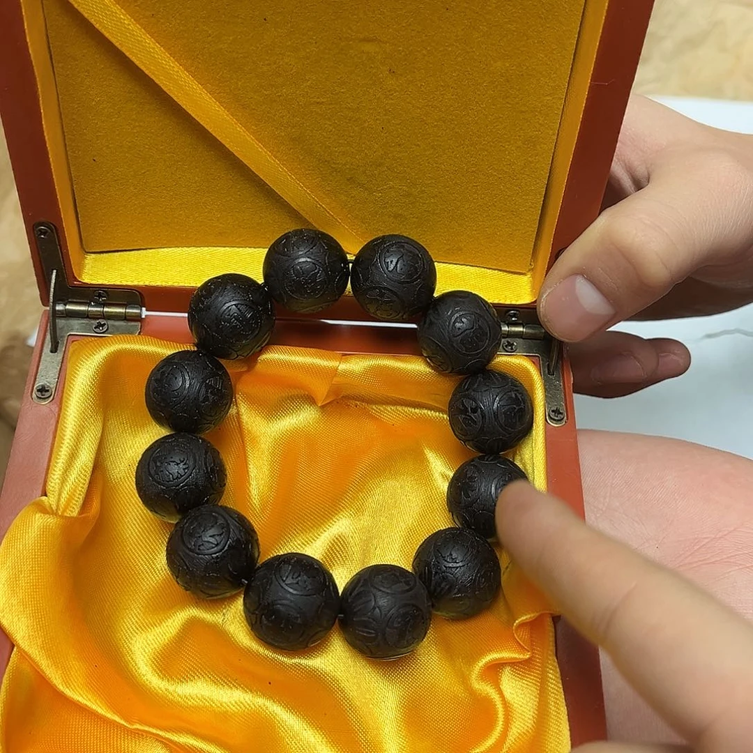 大叶紫檀（黑酸枝木类）