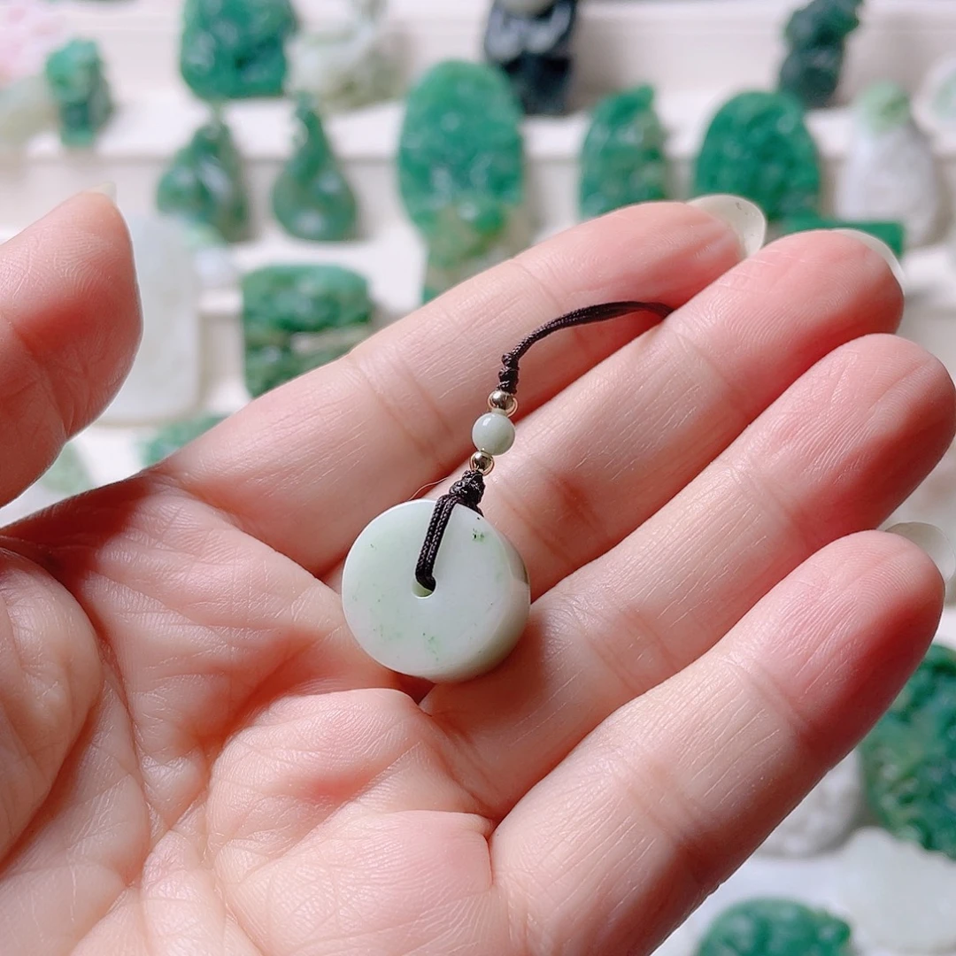 独山玉未镶嵌颈饰