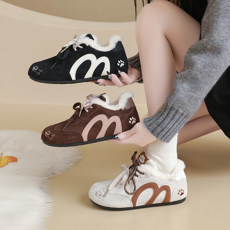 丑萌加绒板鞋女泡芙2025冬季新款chic小众保暖棉鞋学生运动小白鞋
