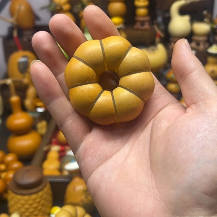 姜***财大叶紫檀(黑酸枝木类)