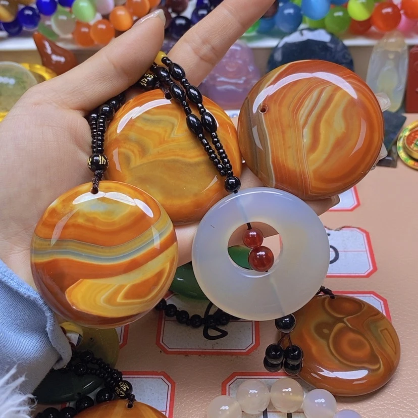 【闪购商品】玛瑙/玉髓颈饰未镶嵌名****哈