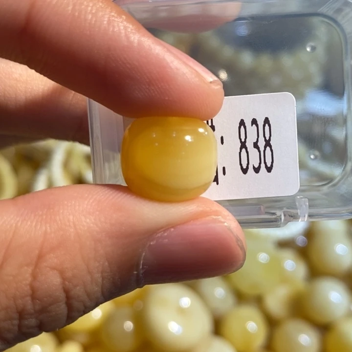 琥珀未镶嵌珠宝奇石838