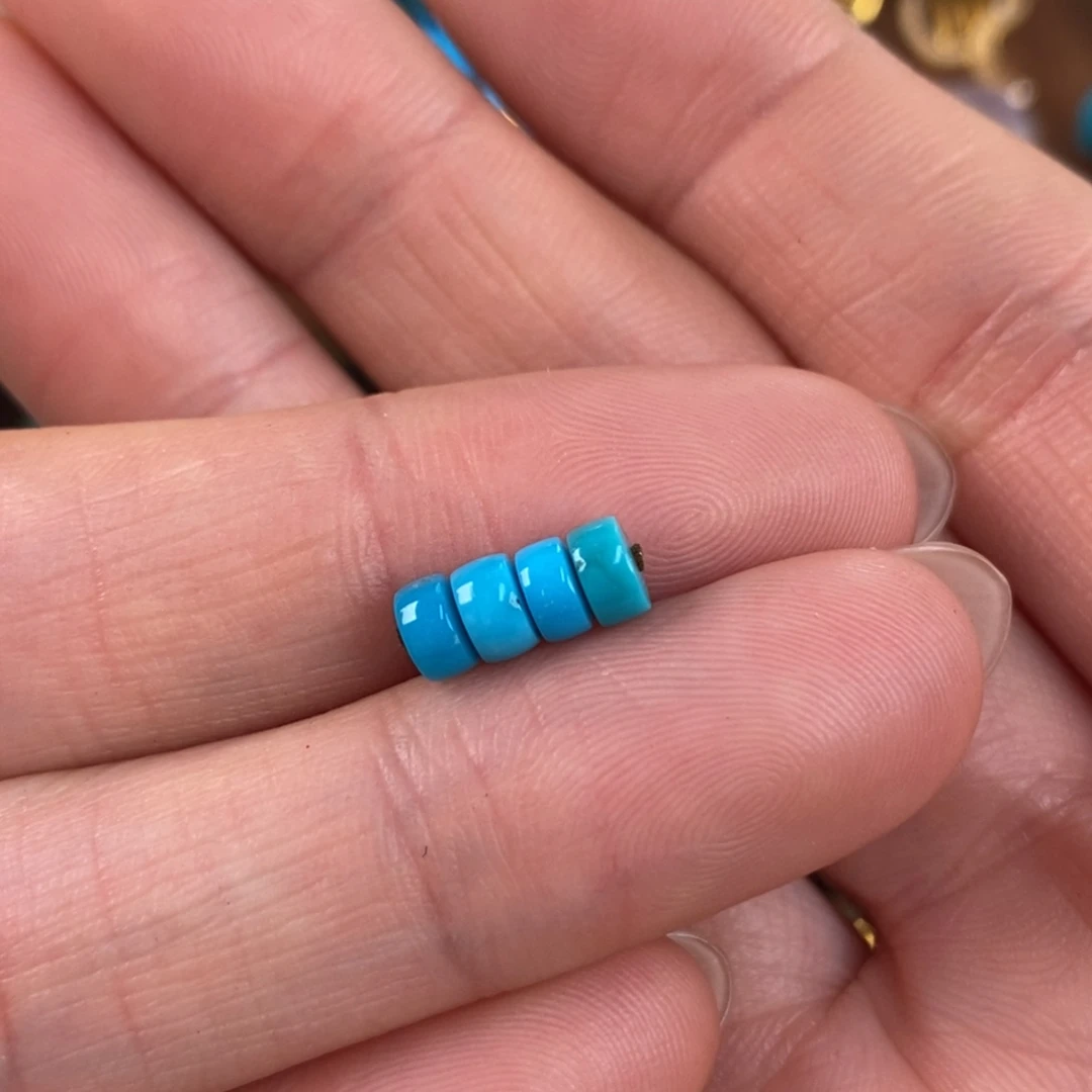 绿松石未镶嵌。直切