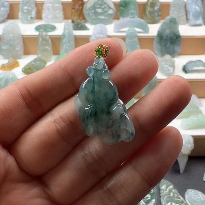 稳****翡翠未镶嵌项链翡翠