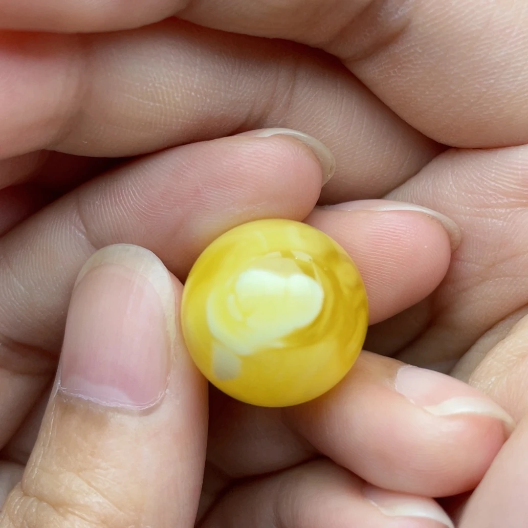 琥珀颈饰未镶嵌金瓷白妖花