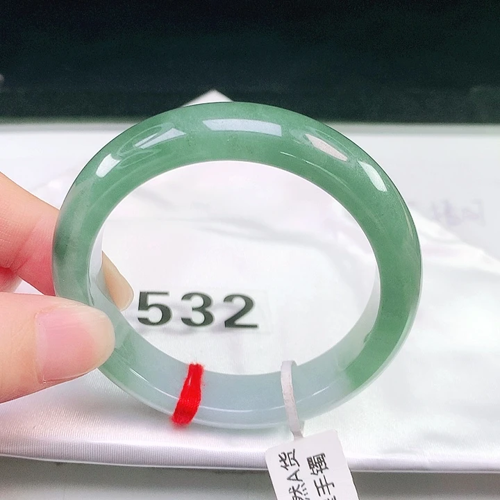 翡翠未镶嵌手镯532