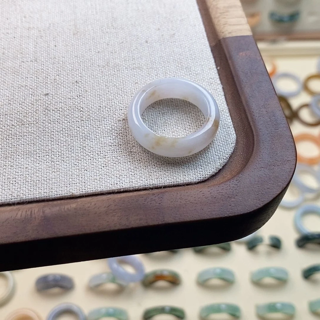 翡翠戒指未镶嵌9号港16福利