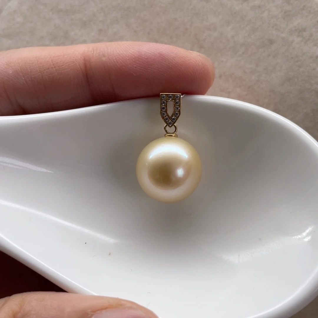 18K金镶嵌海水珍珠吊坠(不含链)12.8mm