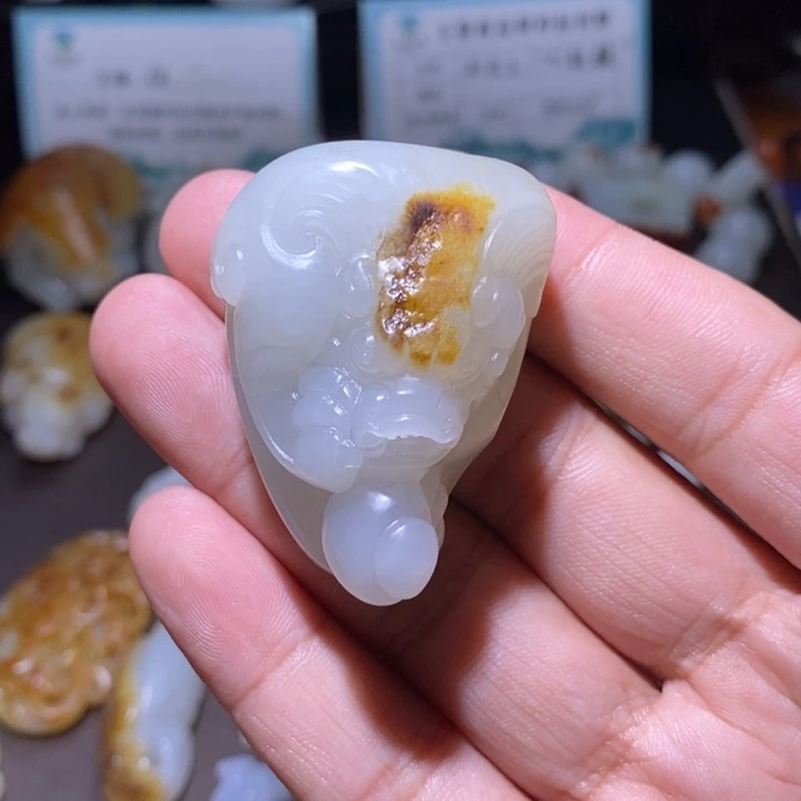 猫***哥和田玉未镶嵌颈饰