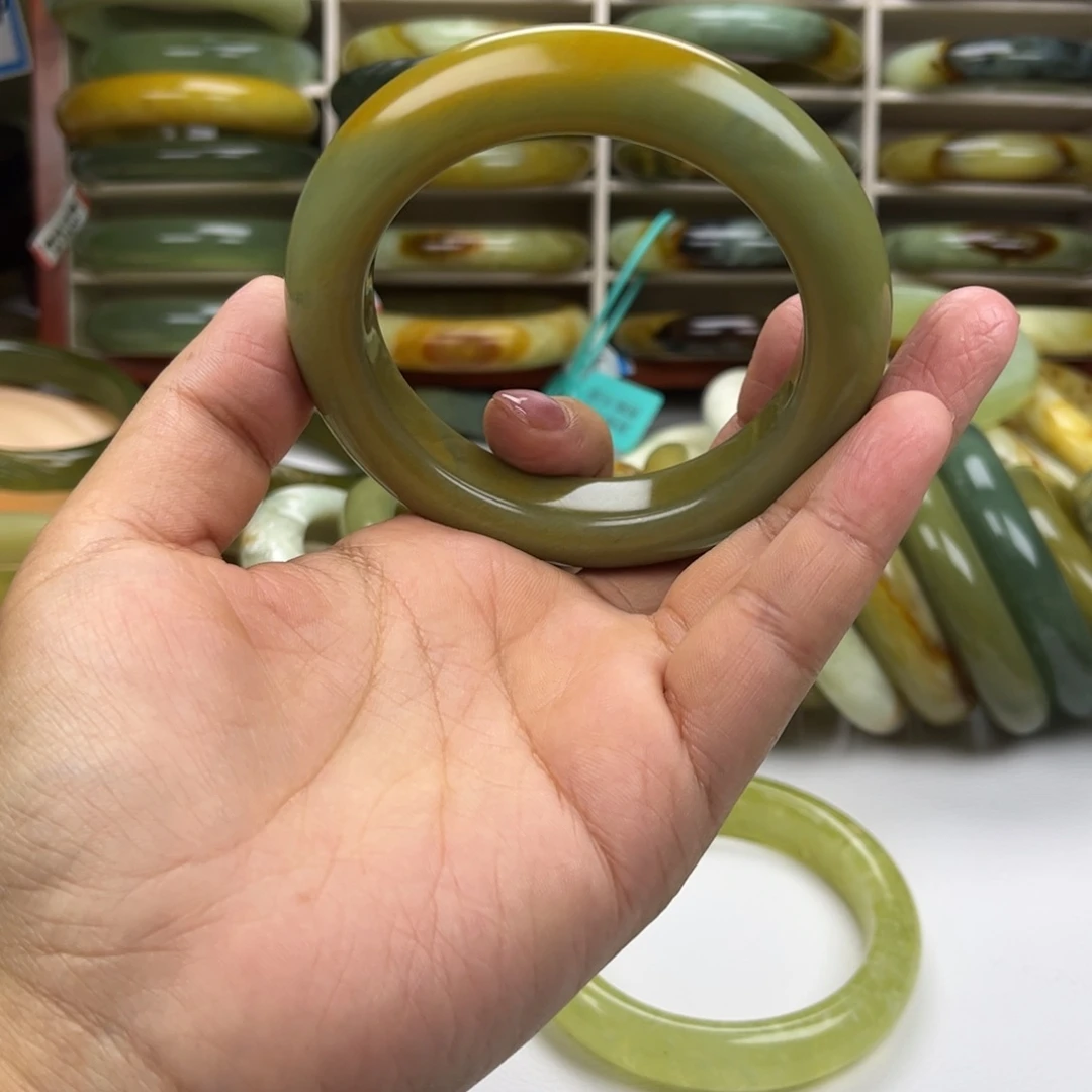 蛇纹石玉手镯未镶嵌K****³