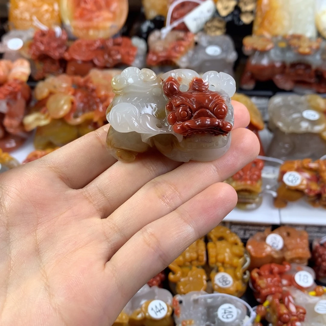 石英质玉（黄龙玉）未镶嵌挂件