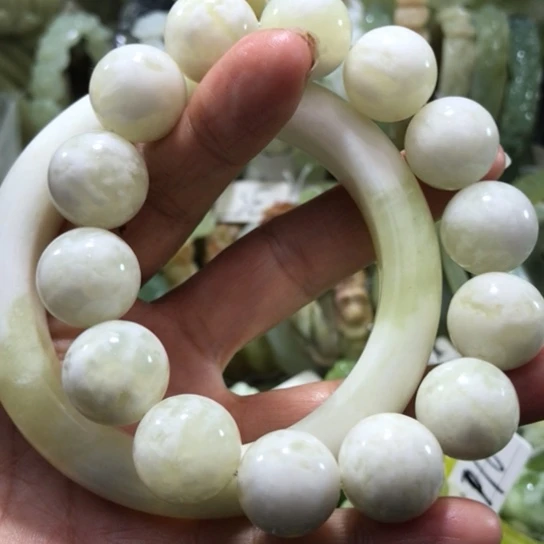 未镶嵌岫玉手镯60