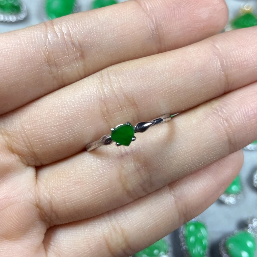 未镶嵌戒指翡翠爱心