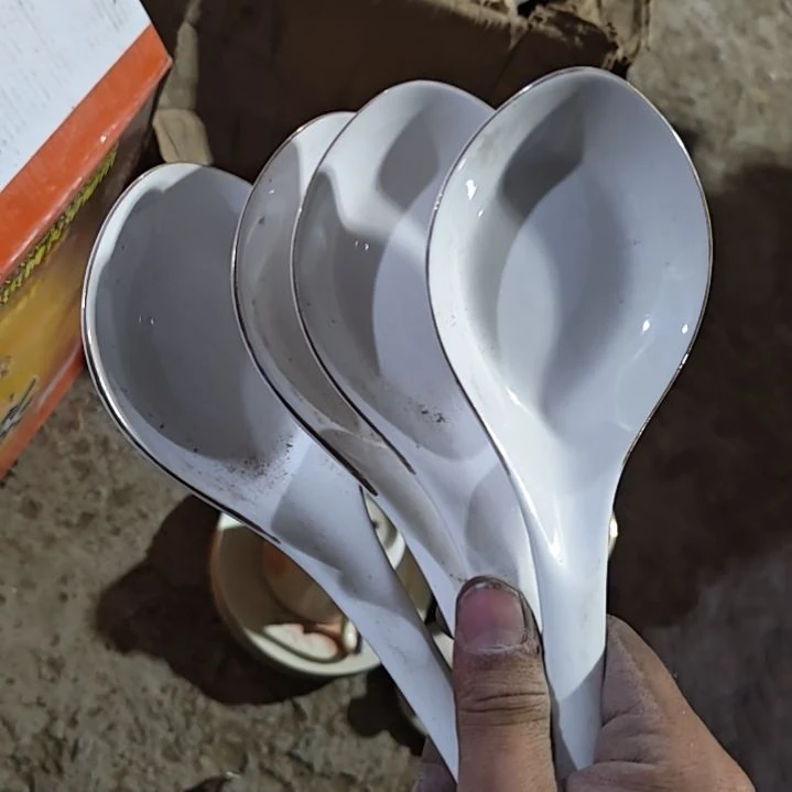 陶瓷盘子碗啥都有