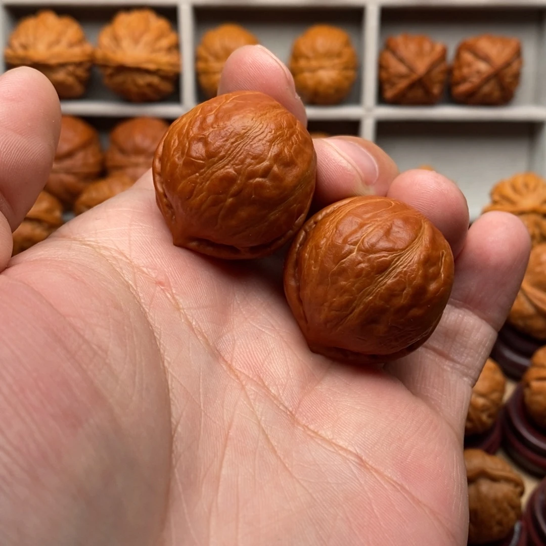 宋***辕文玩核桃把件至尊宝