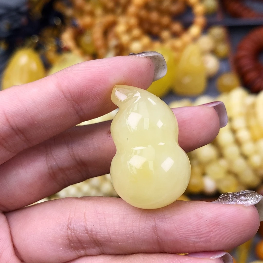 未镶嵌琥珀珠宝奇石