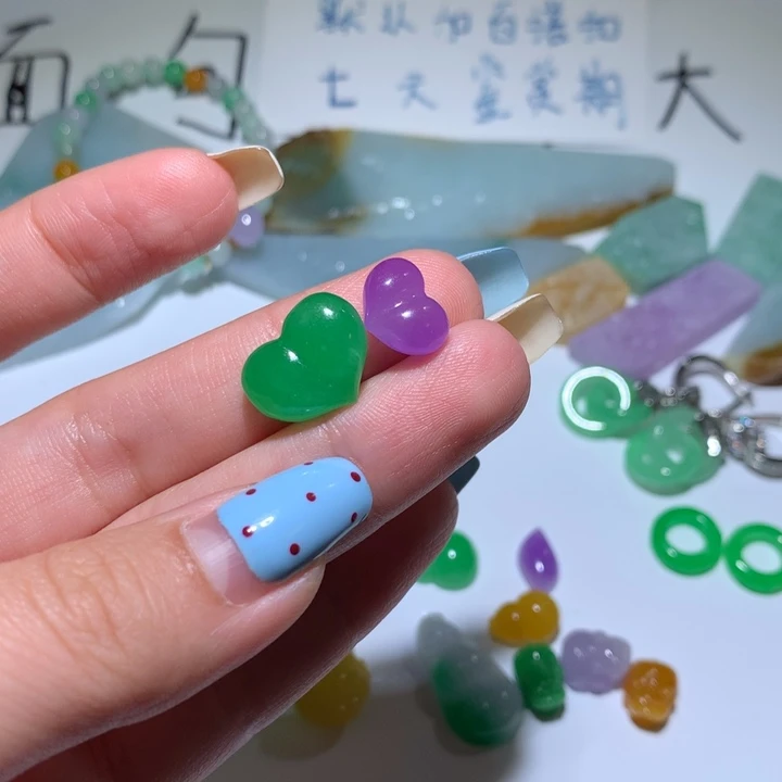 巧***色翡翠未镶嵌颈饰无镶嵌