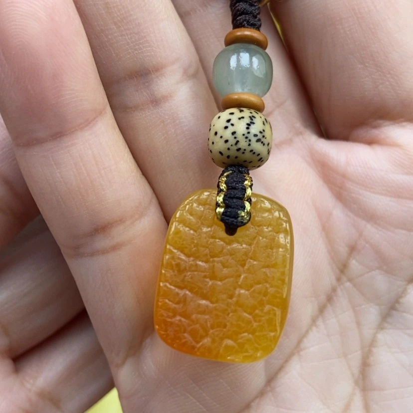 【闪购商品】琥珀颈饰未镶嵌