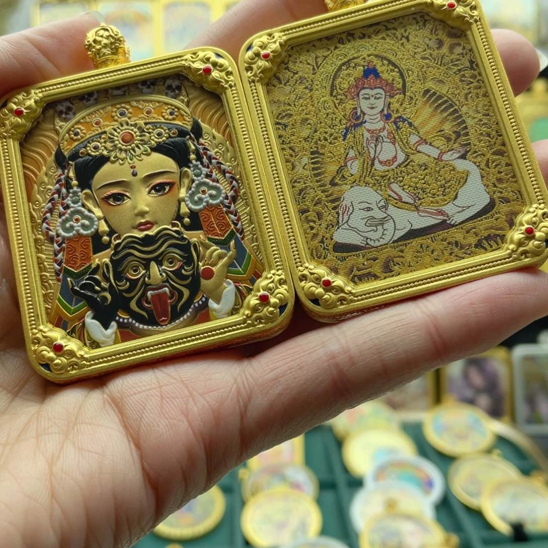 吊坠优**唐卡等多种形式的艺术形式