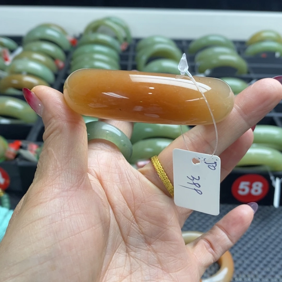 石英岩玉未镶嵌手镯