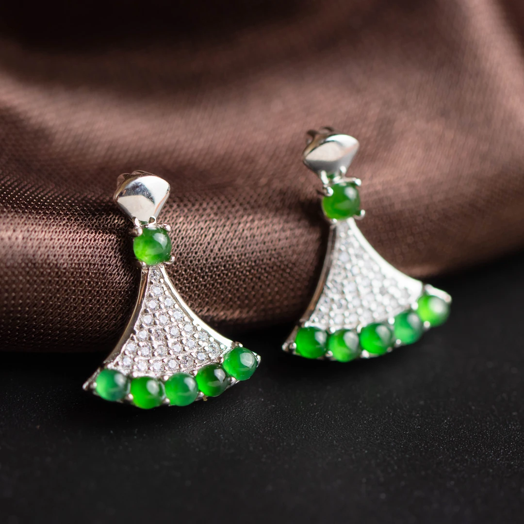 S925银素银翡翠裙摆吊坠不含链（多样性发货 发其一）