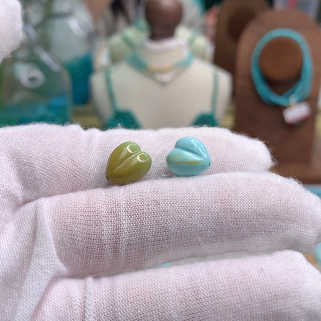 绿松石未镶嵌饰品