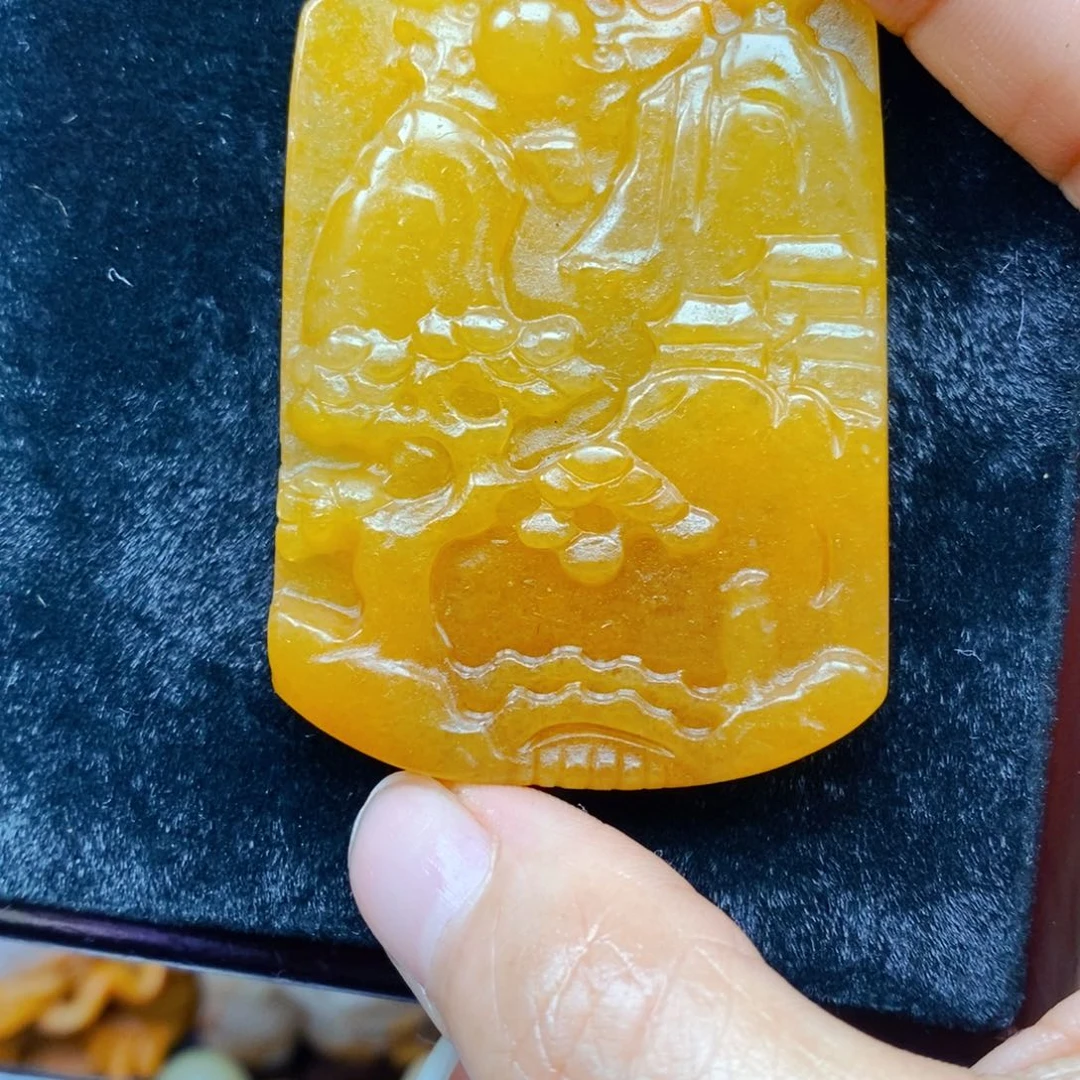石英质玉（黄龙玉）未镶嵌颈饰