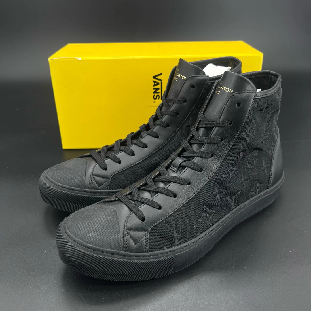 未使用 LouisVuitton/路易威登 码数43lv 黑刺绣   全新原盒