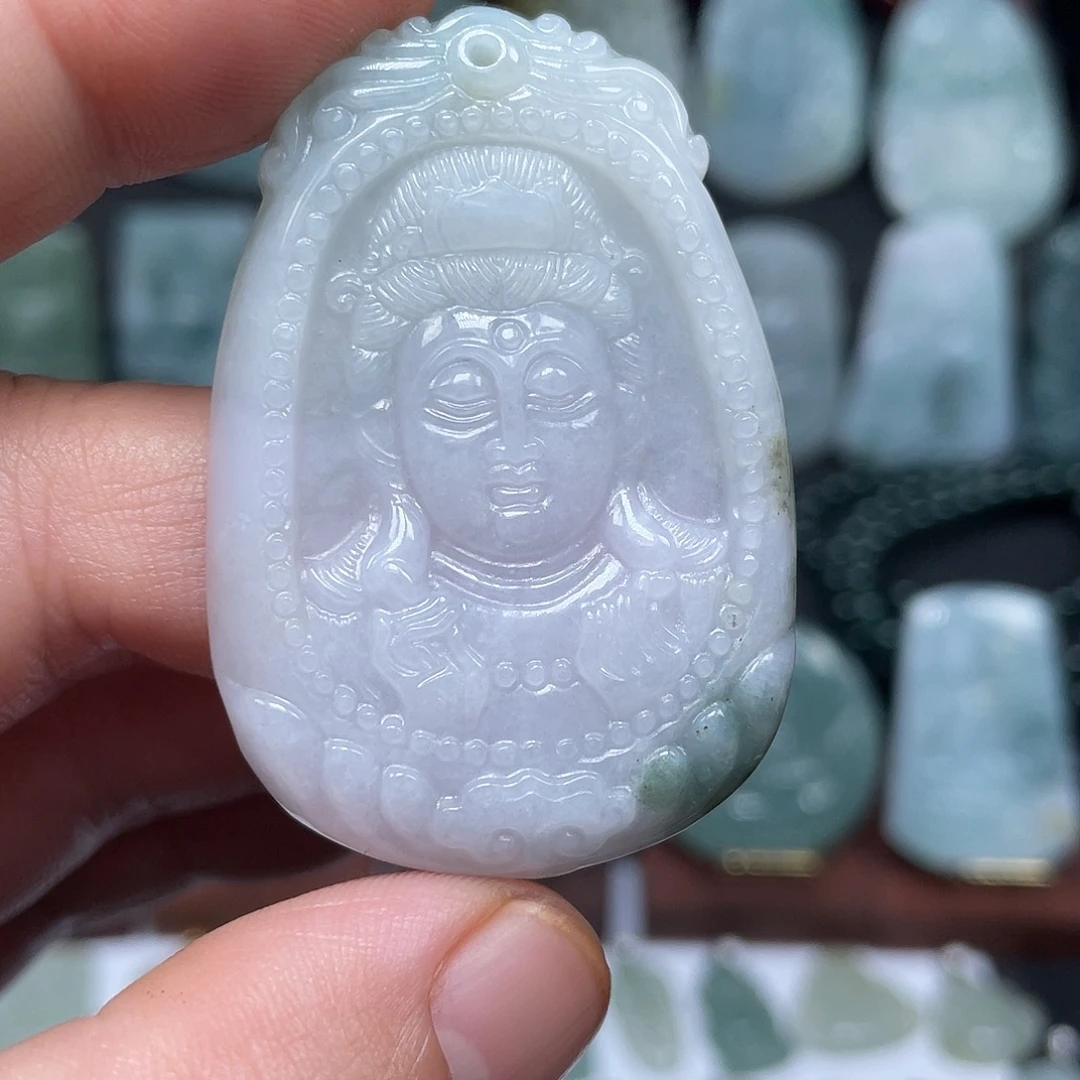翡翠未镶嵌颈饰观音头
