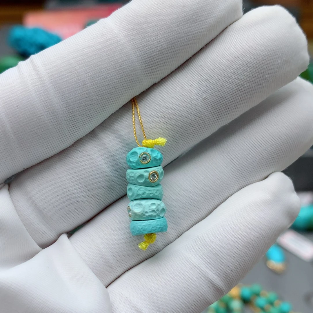 绿松石配饰未镶嵌