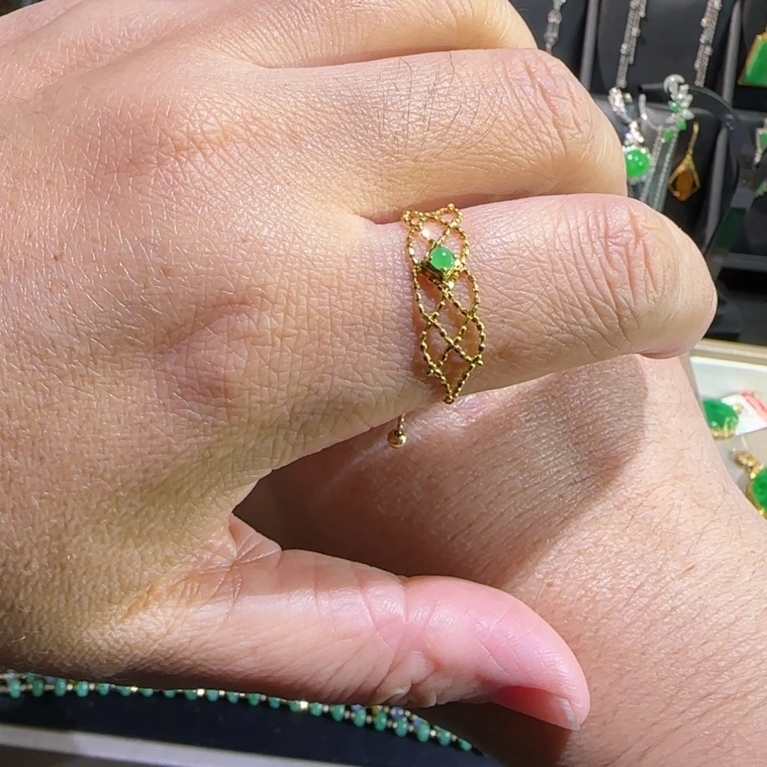 翡翠18K金镶嵌颈饰戒指