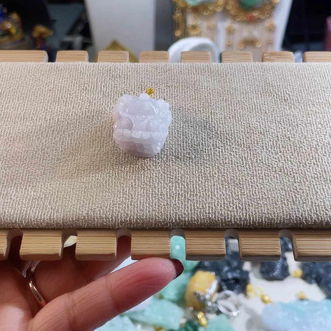 翡翠颈饰未镶嵌翡翠吞金兽