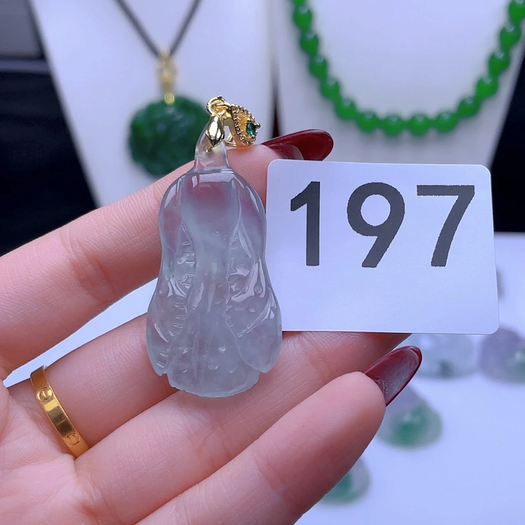 翡翠吊坠(赠链)未镶嵌