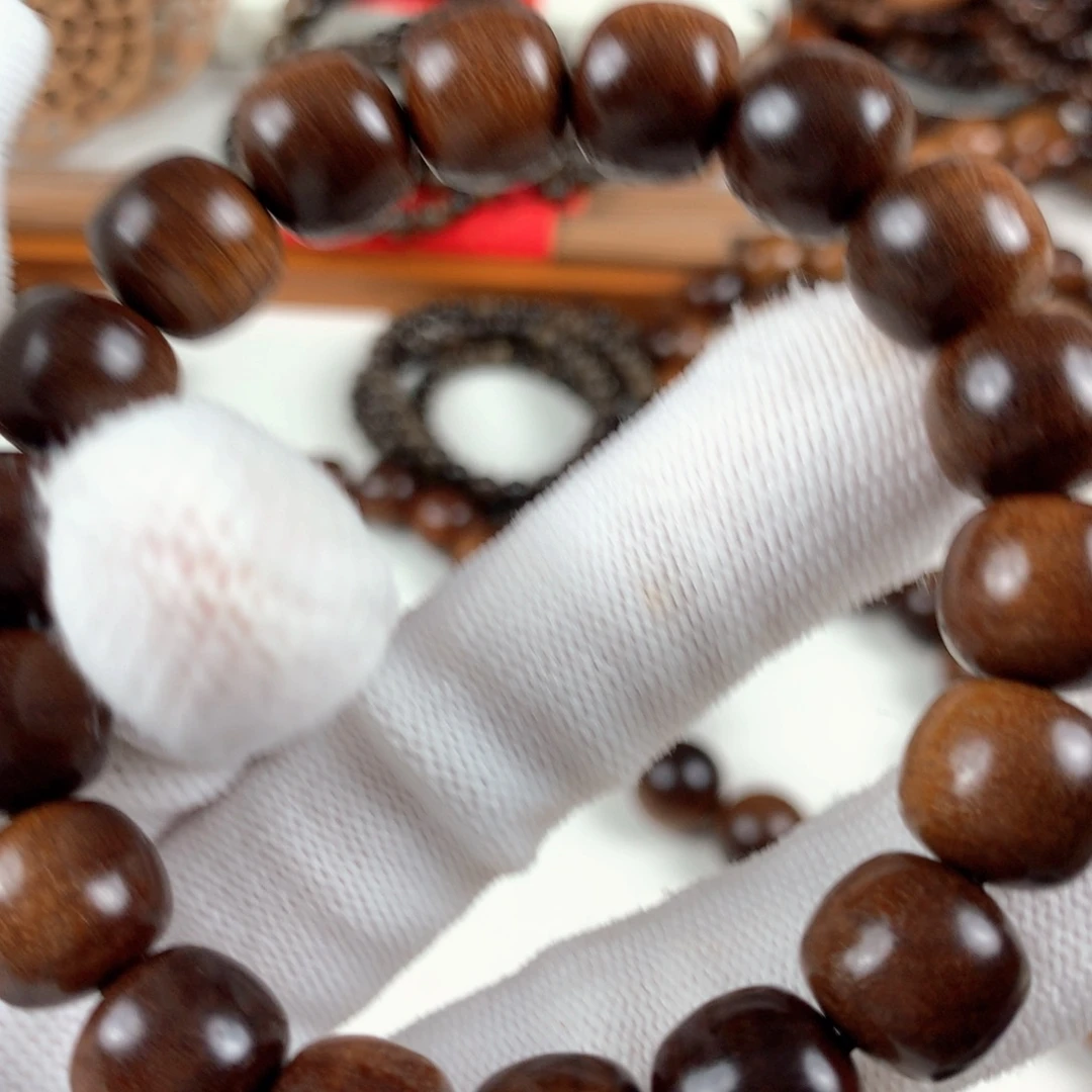 鳳***英木质类檀香木老山檀香檀香王1112.奶香